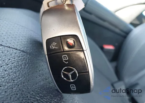 2021 Mercedes-Benz E 350 4Matic z USA, uszkodzony, nr VIN W1KZF8EB1MA924614